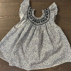 Beautiful Doen Sleeveless 100% cotton top.